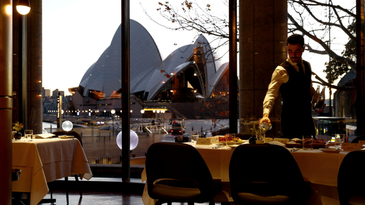 Dining-hall-aria-restaurant-sydney-opera-house